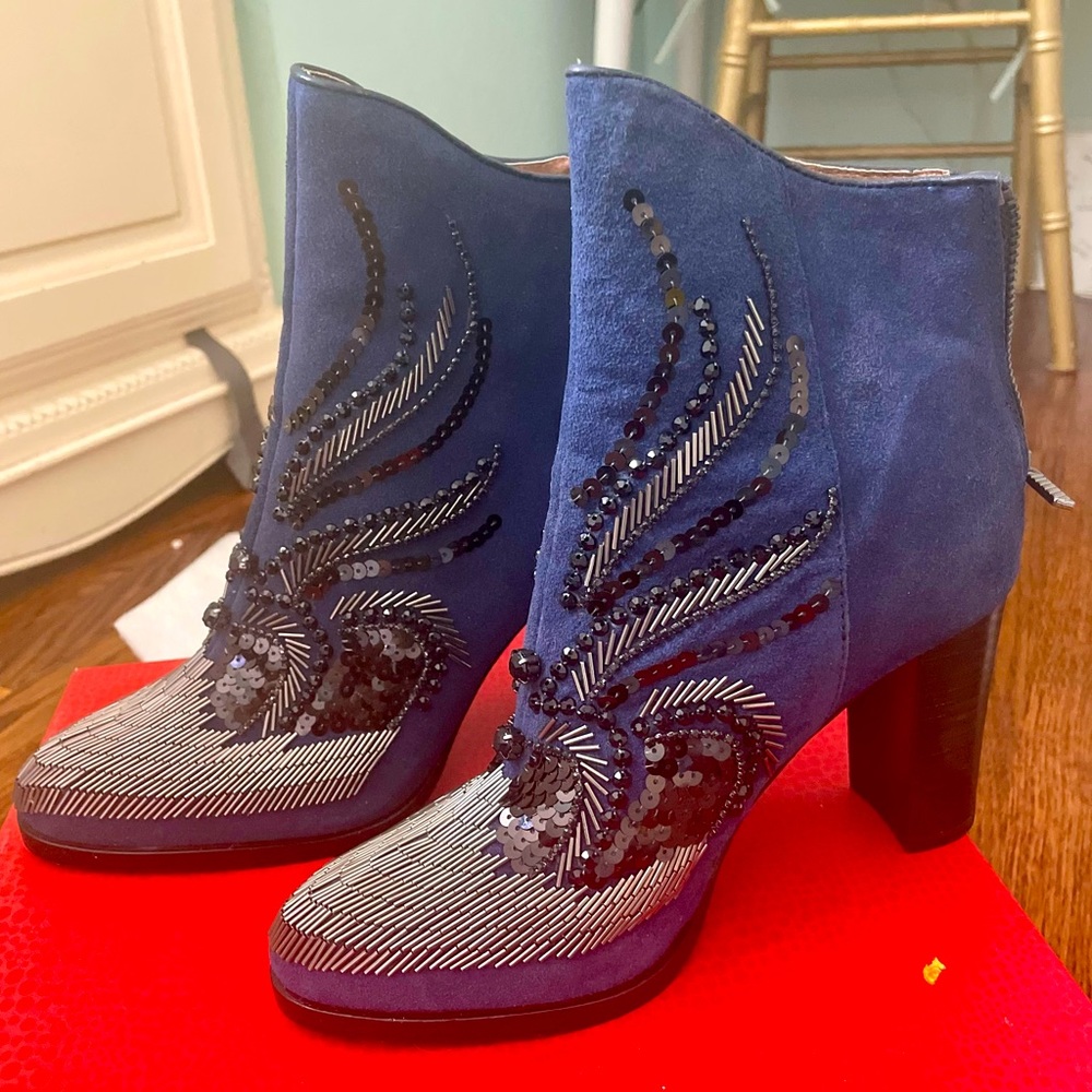 Brand new with box blue suede Donald J Pliner ankle boots